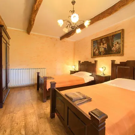 Rustic House Magdalea With Pool Županje