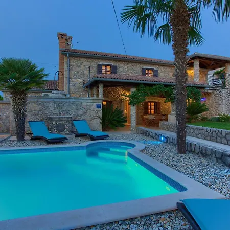 Rustic House Magdalea With Pool