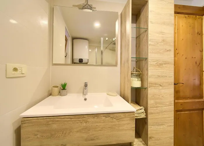 Holiday home Rustic House Magdalea With Pool Zupanje