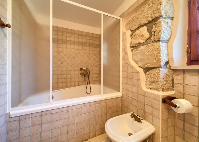 Rustic House Magdalea With Pool Zupanje