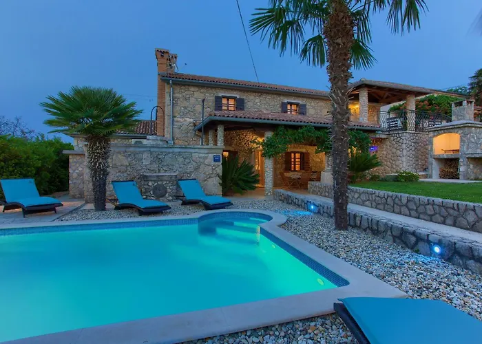 Rustic House Magdalea With Pool