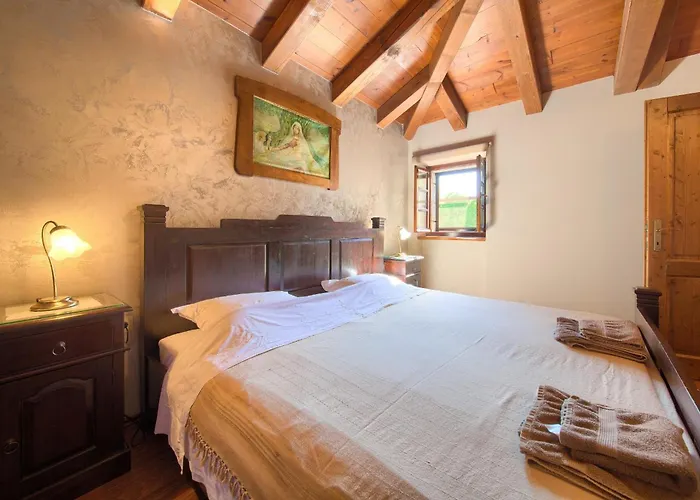 Rustic House Magdalea With Pool Holiday home