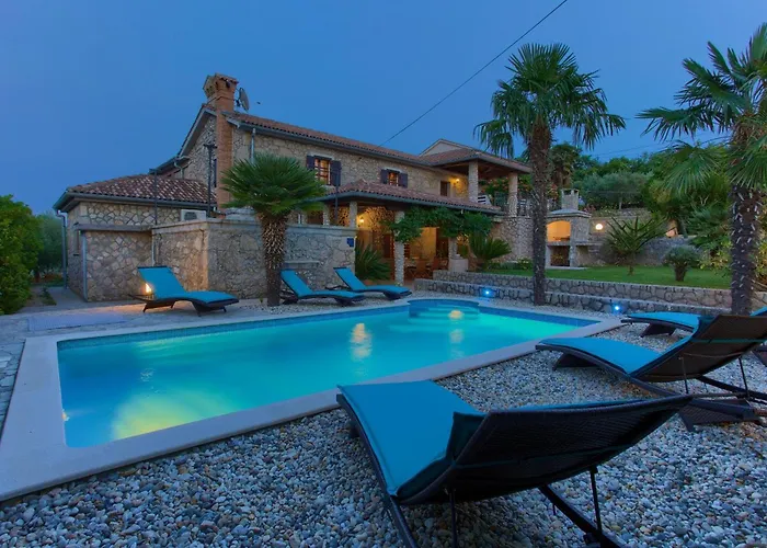Rustic House Magdalea With Pool Holiday home
