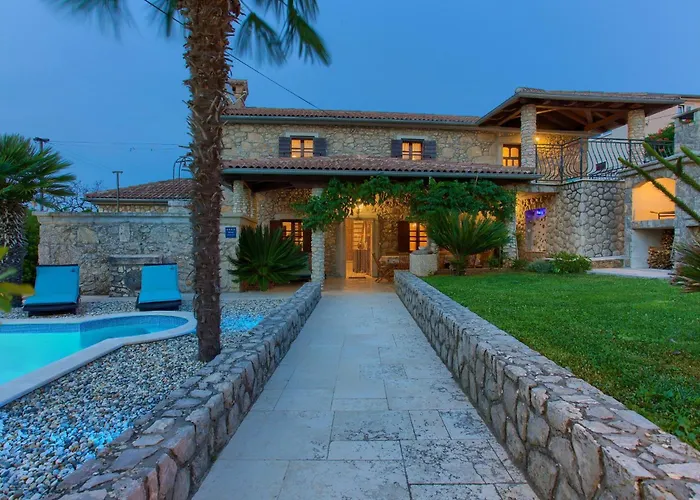 Rustic House Magdalea With Pool