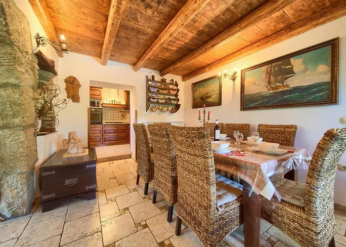 Rustic House Magdalea With Pool Zupanje