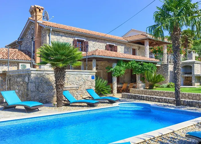 Rustic House Magdalea With Pool Holiday home