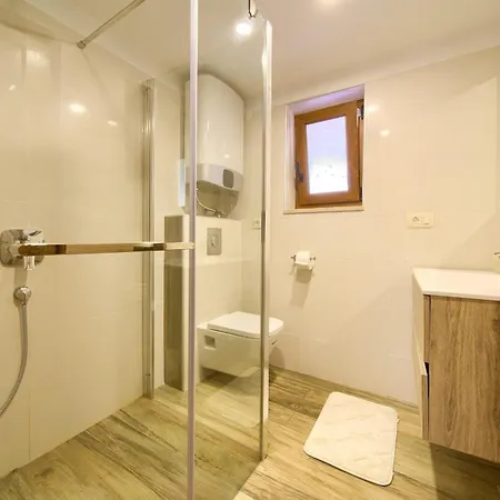 Rustic House Magdalea With Pool Сasa de vacaciones *