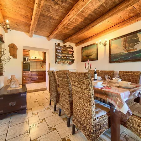 Rustic House Magdalea With Pool Županje